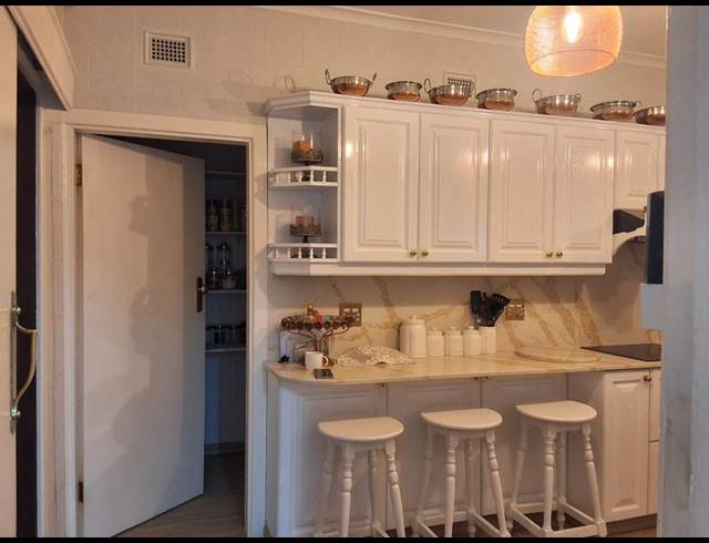 4 BEDROOM HOUSE FOR SALE IN COWIES HILL PARK